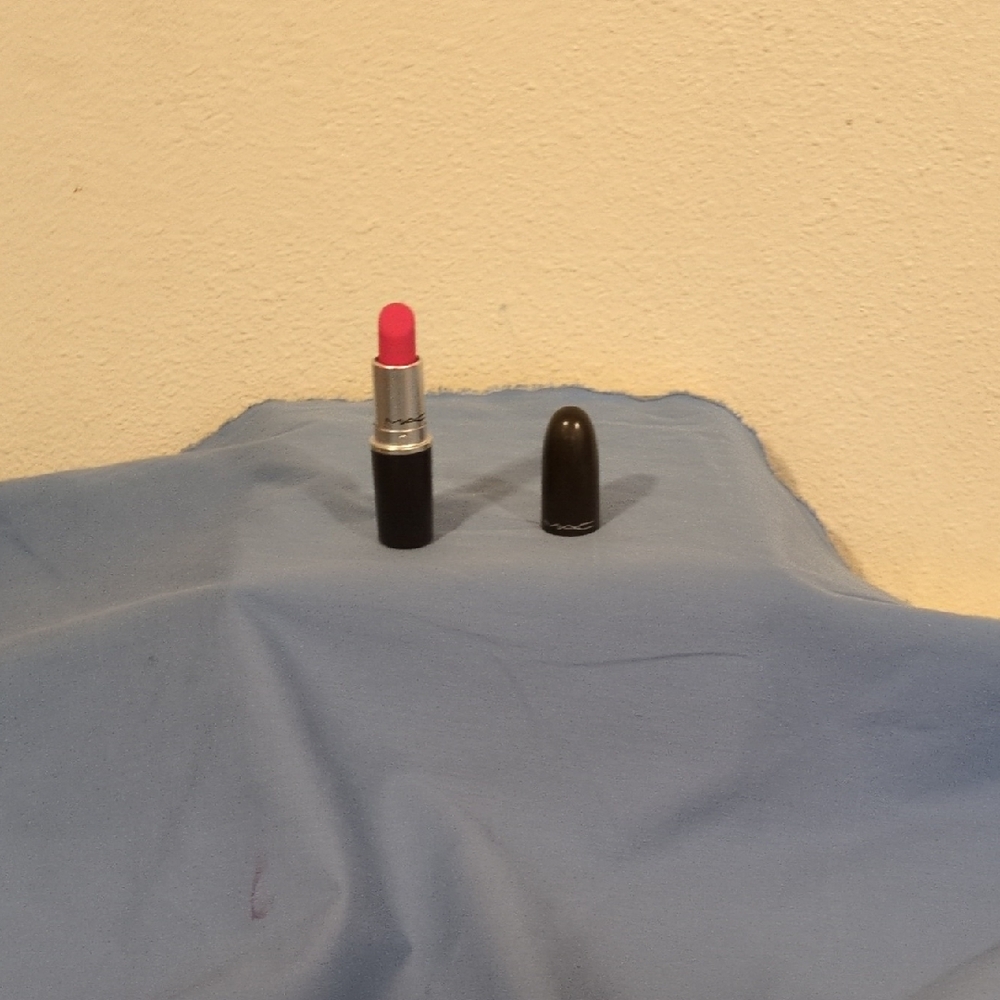 MAC Lipstick Relentlessly Red Retro Matte AB5 Used